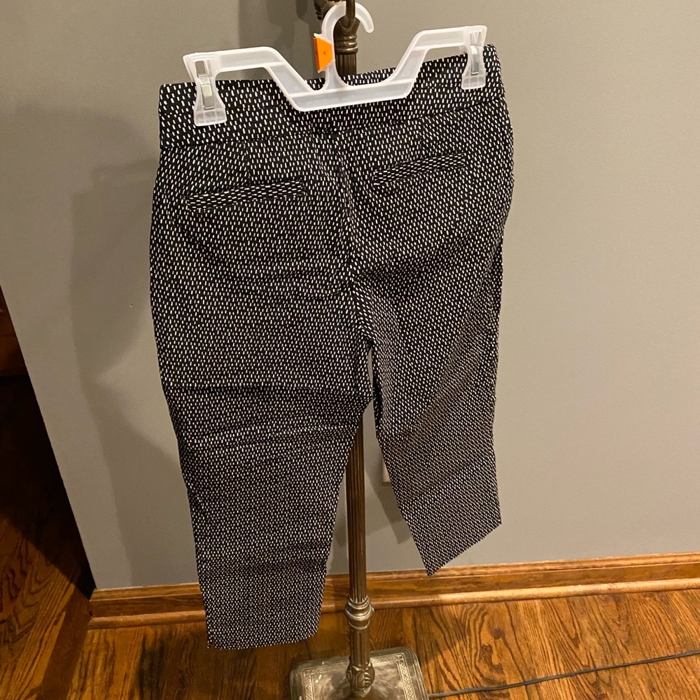 Work pull on capris - Picture 2 of 5